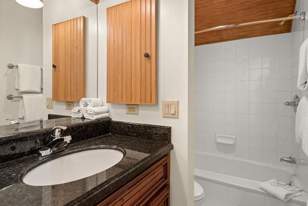 Independence Square Unit 313, Downtown Hotel Room In Aspen With Rooftop Hot Tub Екстер'єр фото