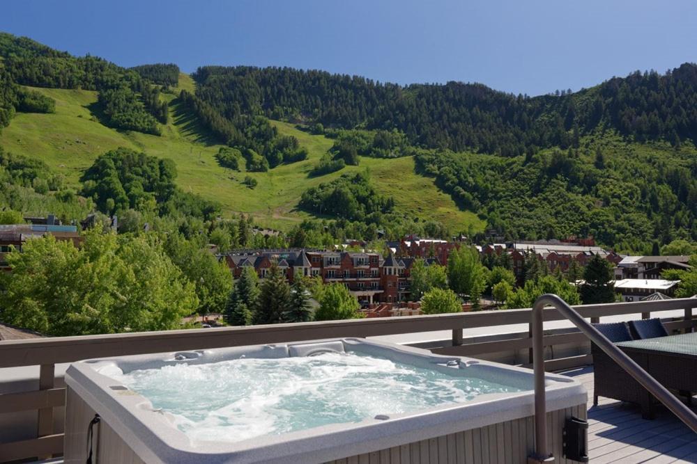 Independence Square Unit 313, Downtown Hotel Room In Aspen With Rooftop Hot Tub Екстер'єр фото